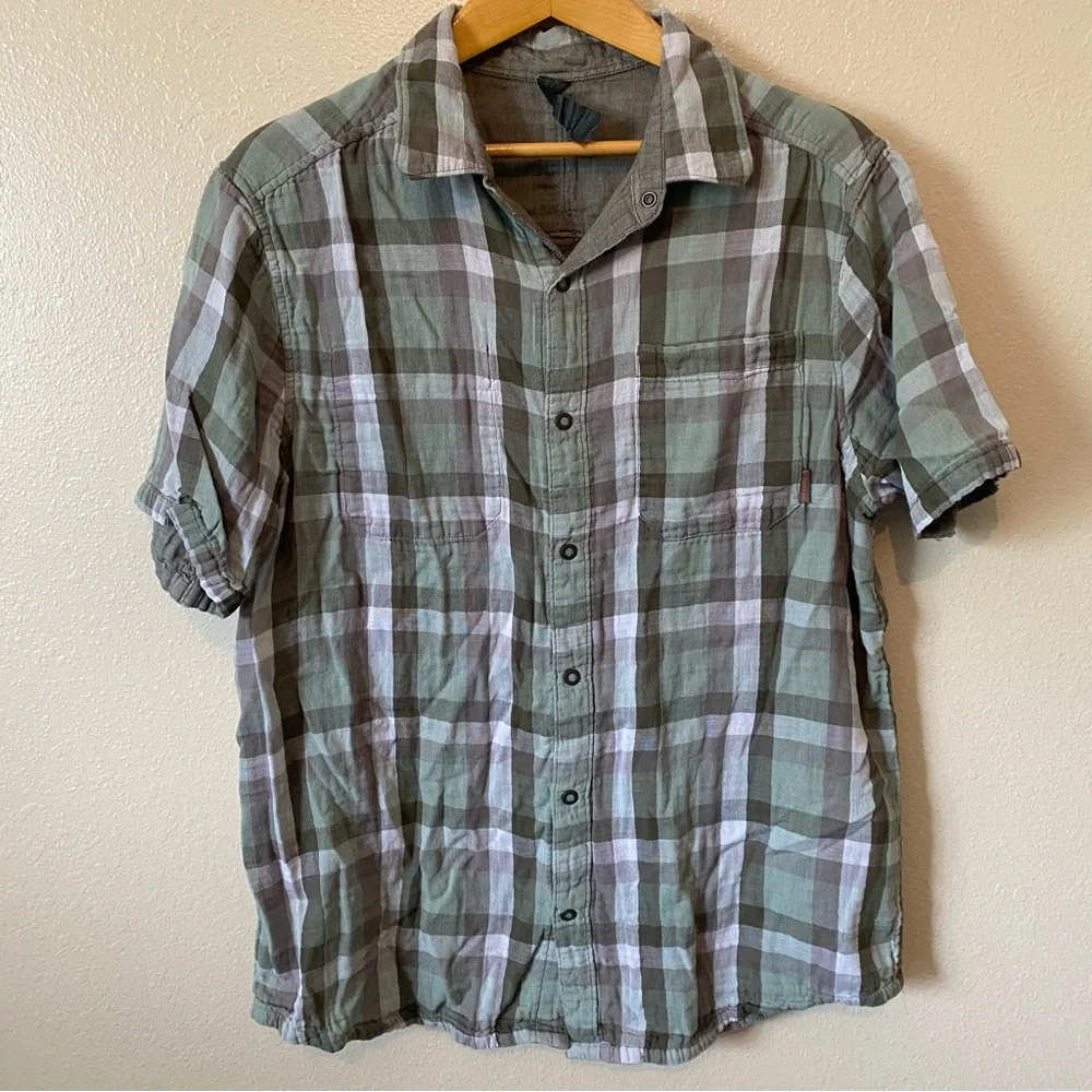Merrell Reversible Button Down Tee - Picture 1 of 8